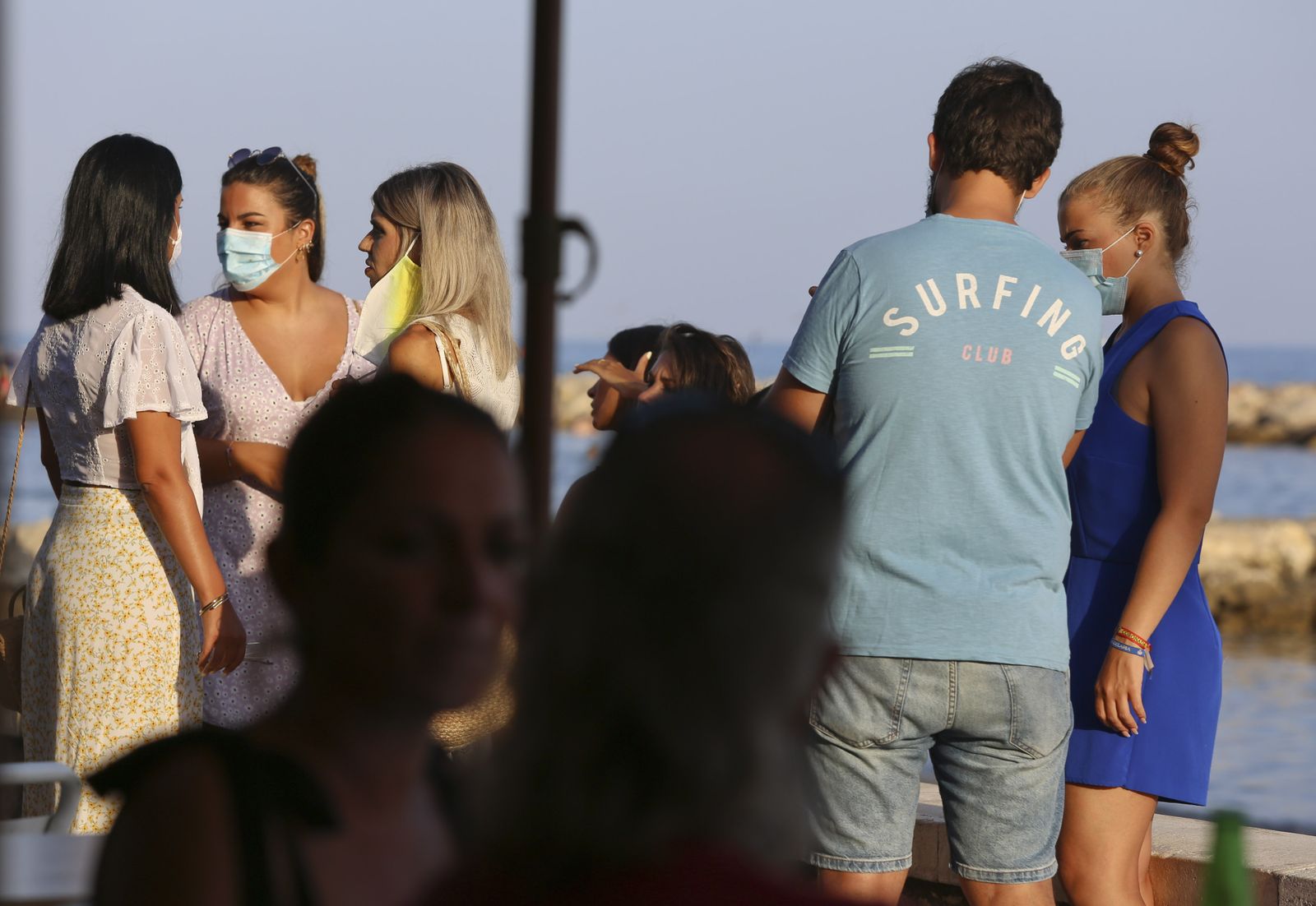 Así se está viviendo el verano del coronavirus en Pedregalejo. Fotos al atardecer