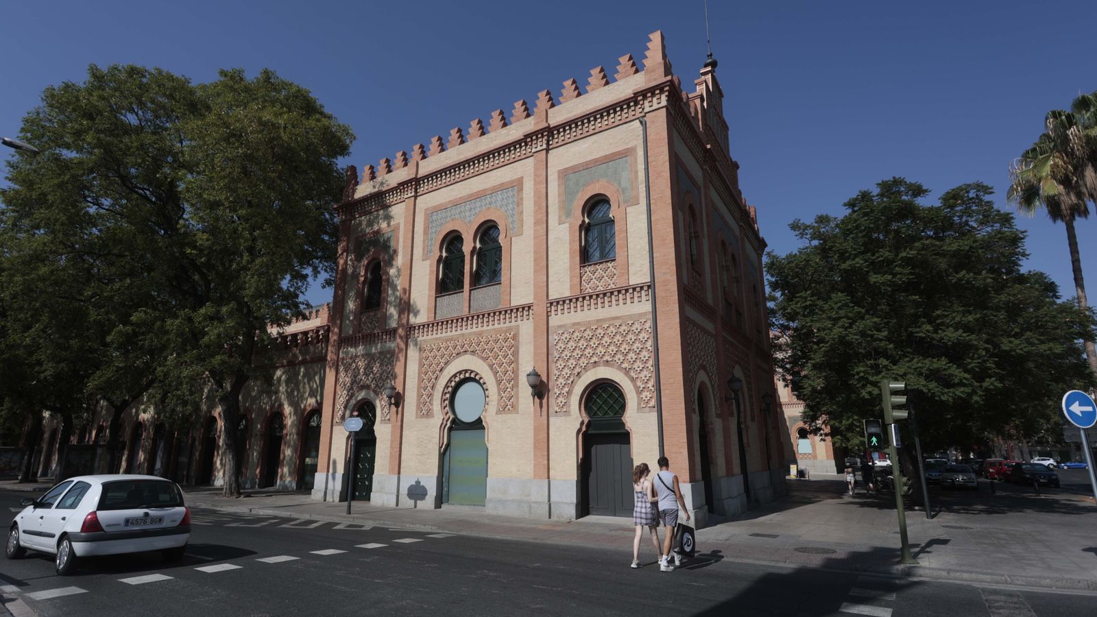 La fachada de uno de los torreones luce como nueva tras la rehabilitación.