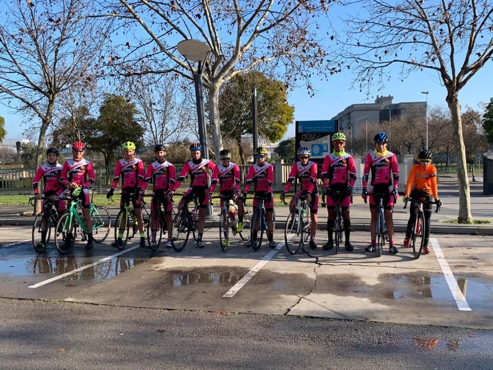 Parte de la representación del Indeso Bike Jerez.