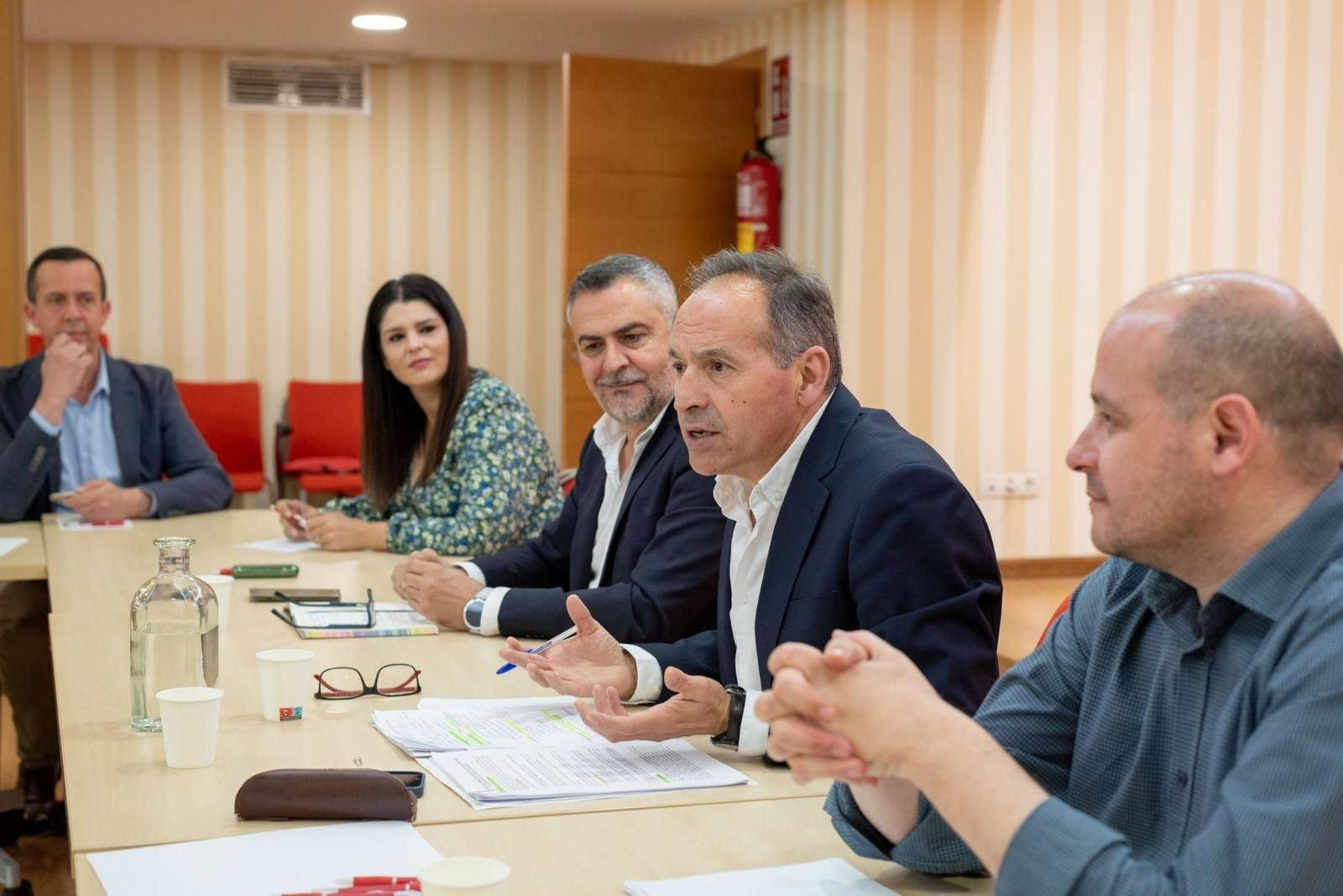 Reunión de Jacinto Viedma con la Interparlamentaria del PSOE de Almería.