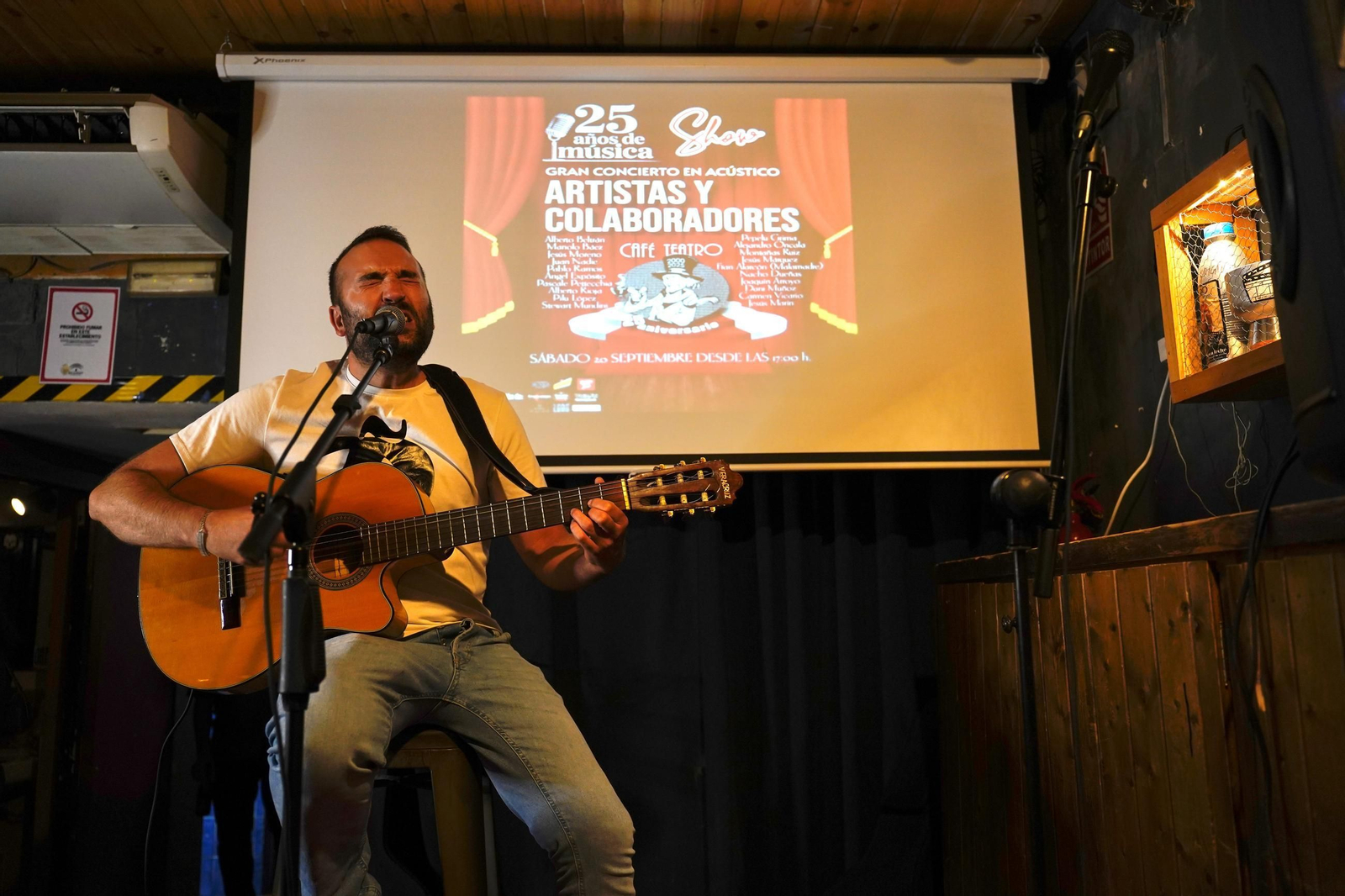 Las fotos del concierto acústico por el 25 aniversario de Café Teatro
