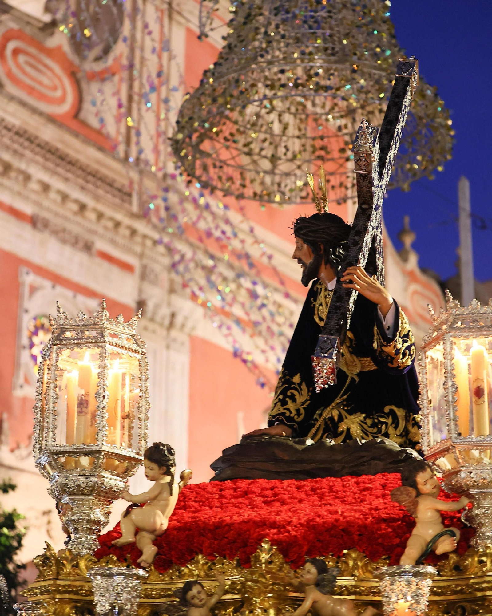Las fotos de la salida extraordinaria de Nuestro Padre Jesús de las Penas