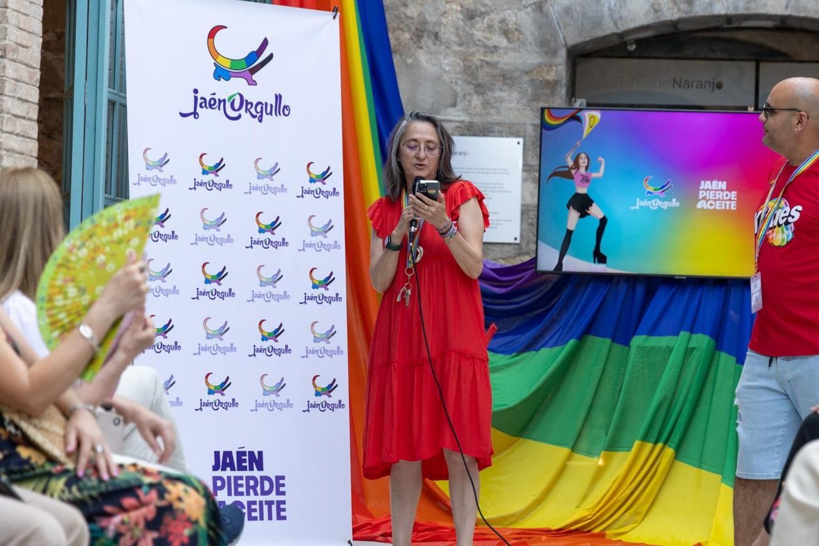 Alberto Batres, el diseñador jiennense presenta sus creaciones en el evento en el que se aborda cómo performar el género a través de la moda