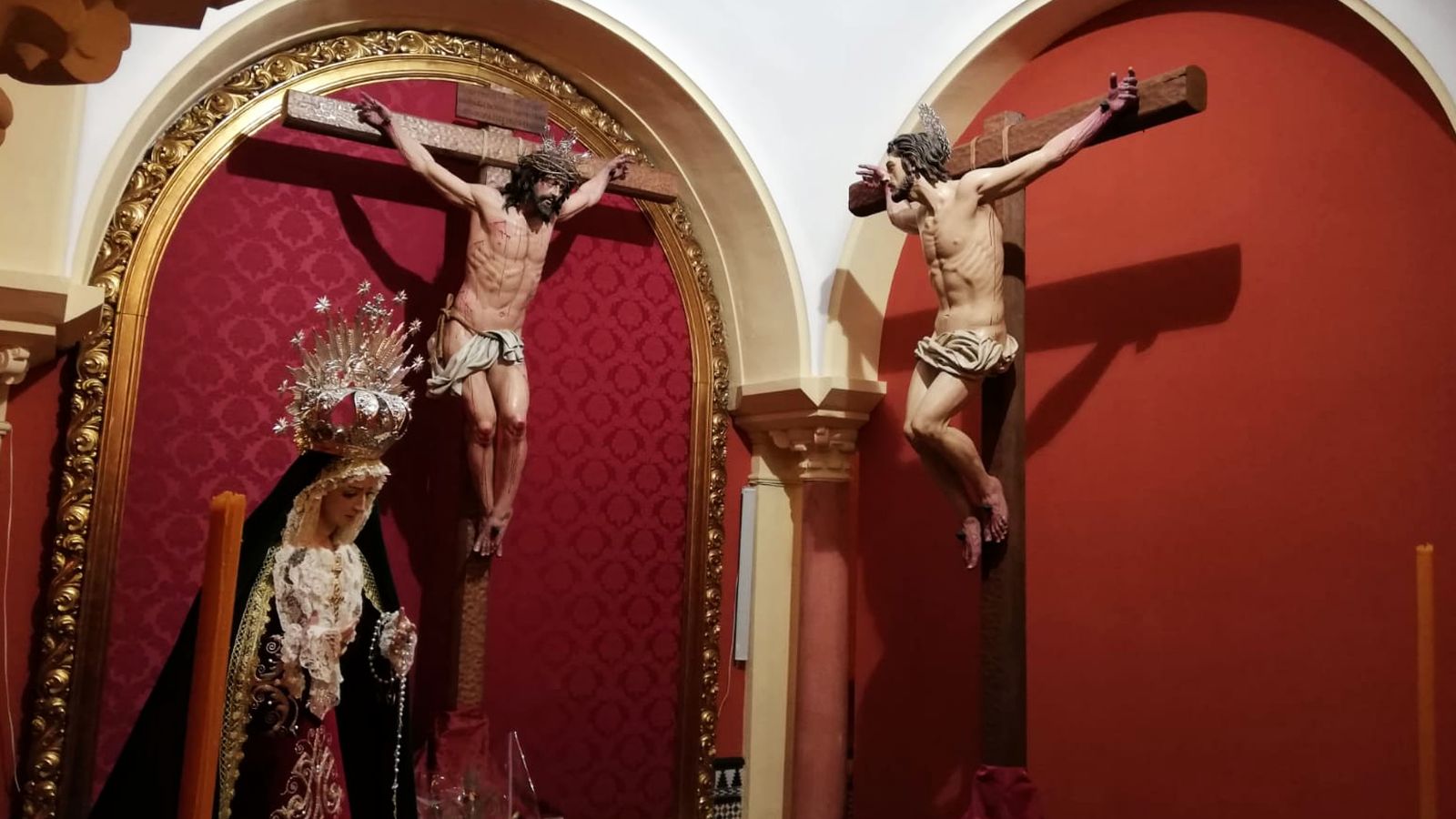 Titulares de la Conversión en su templo.