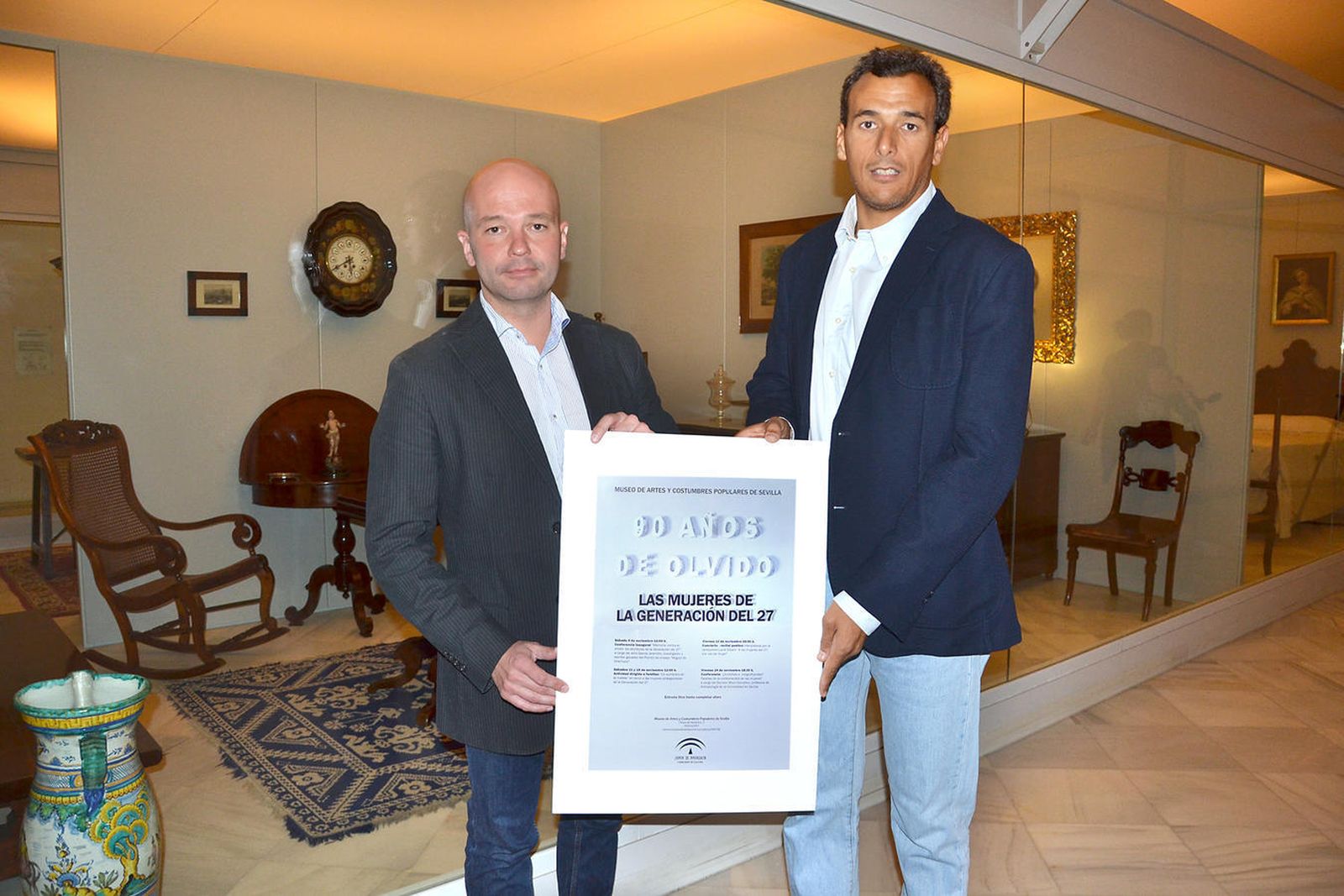 Rafael Rodríguez Obando, director del museo, con el delegado José Manuel Girela.