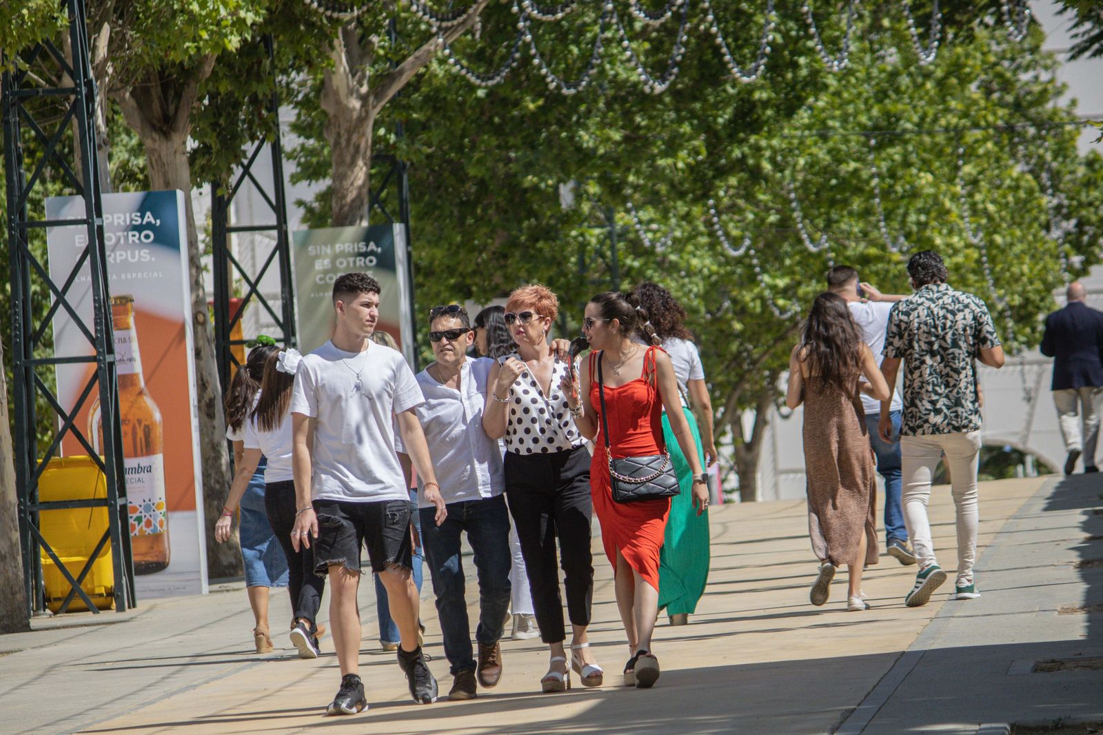 Ambiente en Granada durante este lunes de Corpus, en imágenes