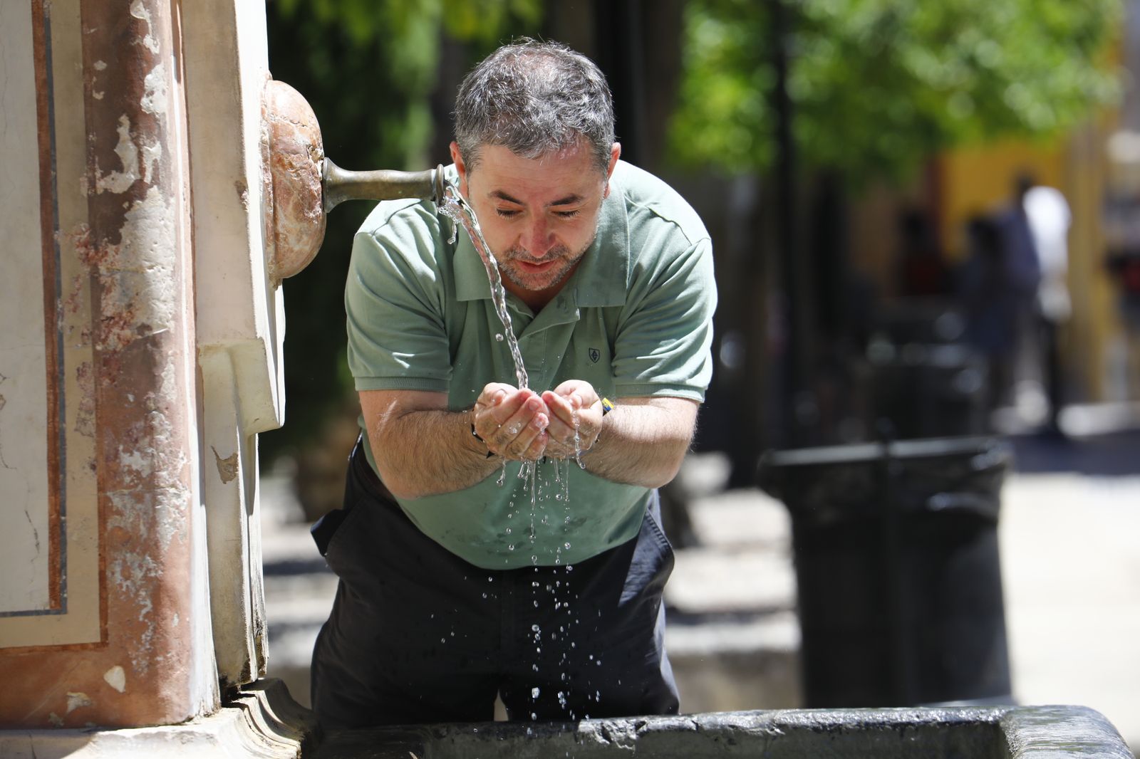 Un sábado en Córdoba en alerta naranja por calor, en imágenes