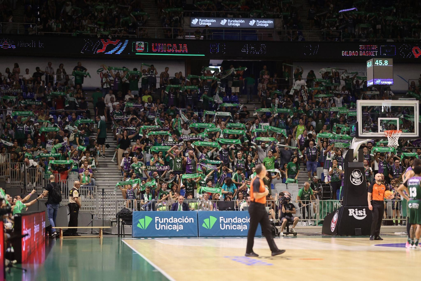 Búscate en el Carpena durante el Unicaja - Bilbao Basket
