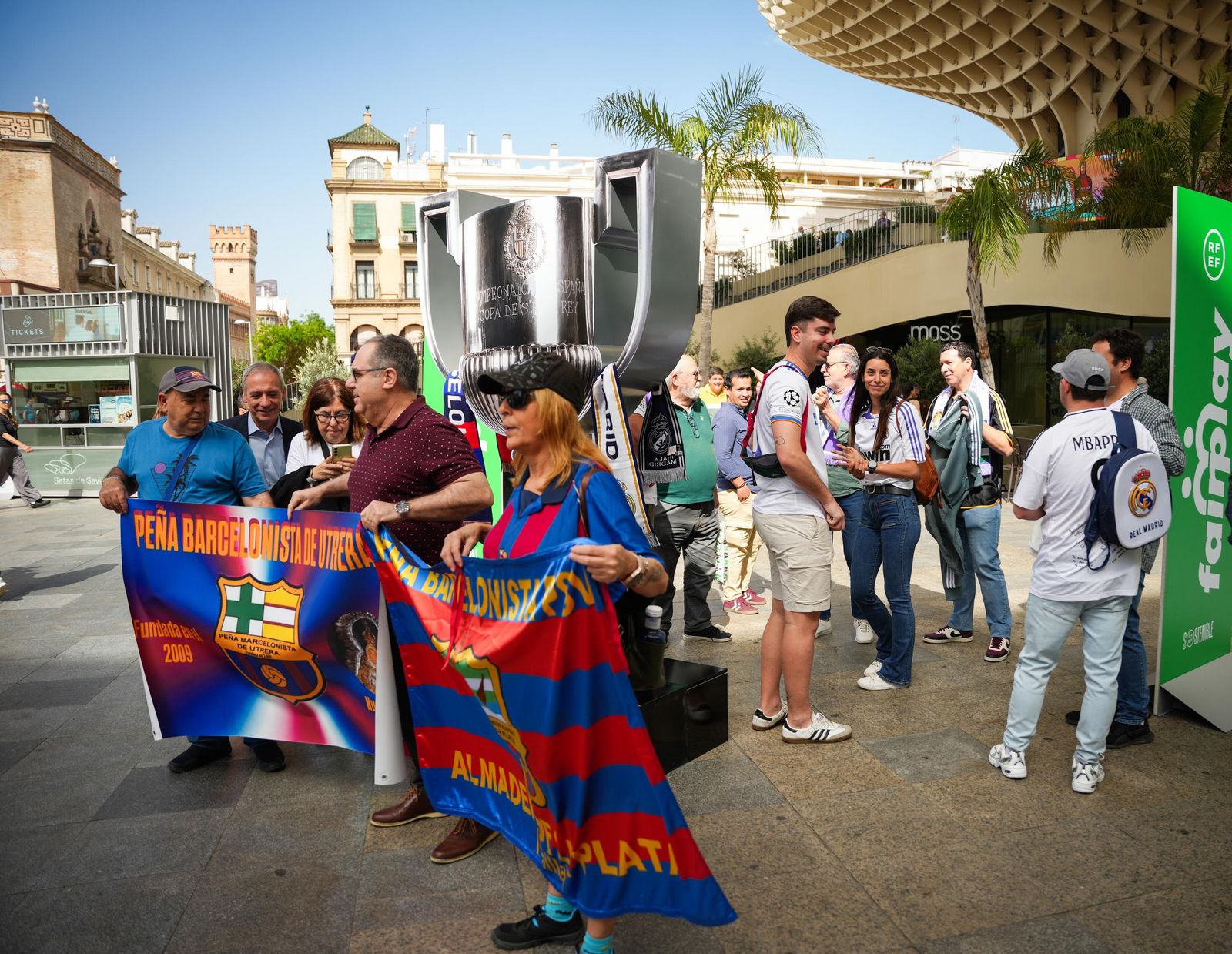 La fotos del día antes de la final de Copa Barcelona - Real Madrid
