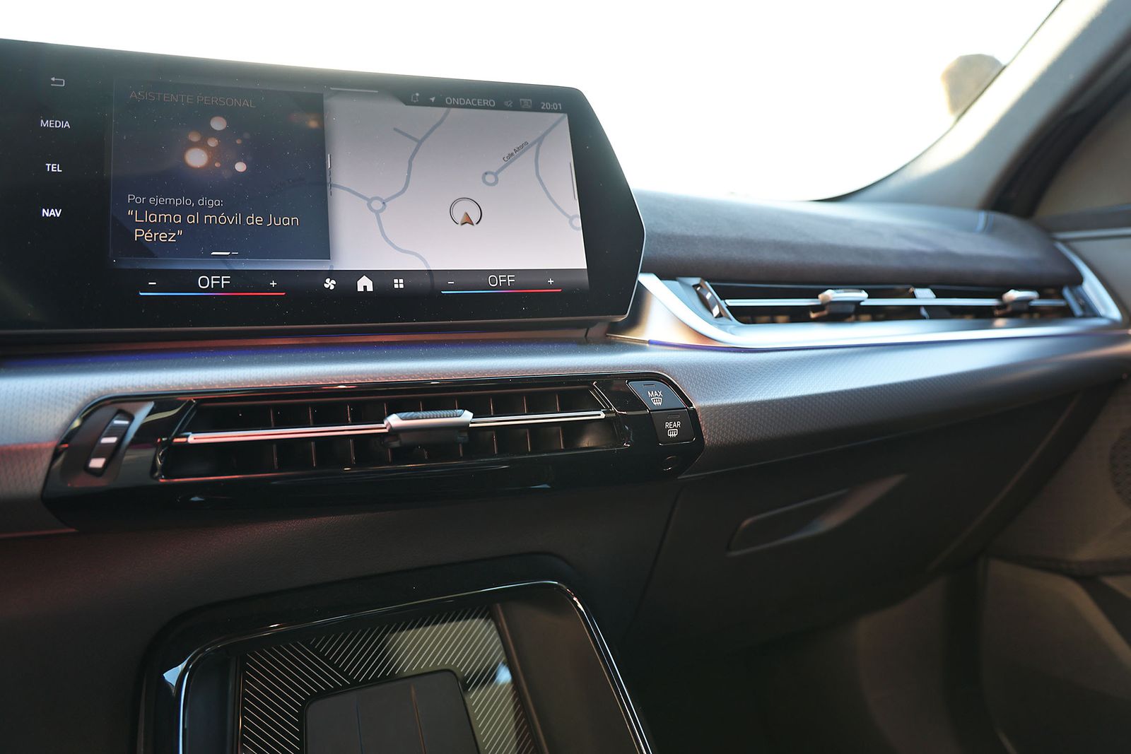 Movitransa presenta los nuevos modelos de BMW IX2 y el X2 en el complejo deportivo Lamiya