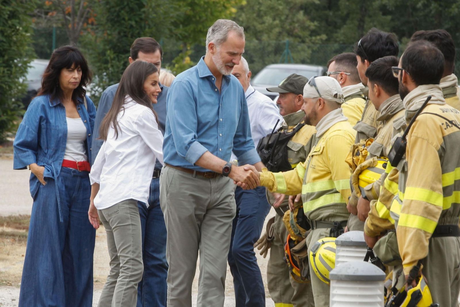 Las fotos de la visita de los Reyes a las zonas afectadas por los incendios en Sanabria y Las Médulas