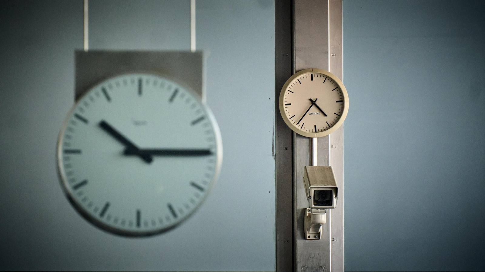 Interior del vestíbulo de la estación de Adif de Cádiz.
