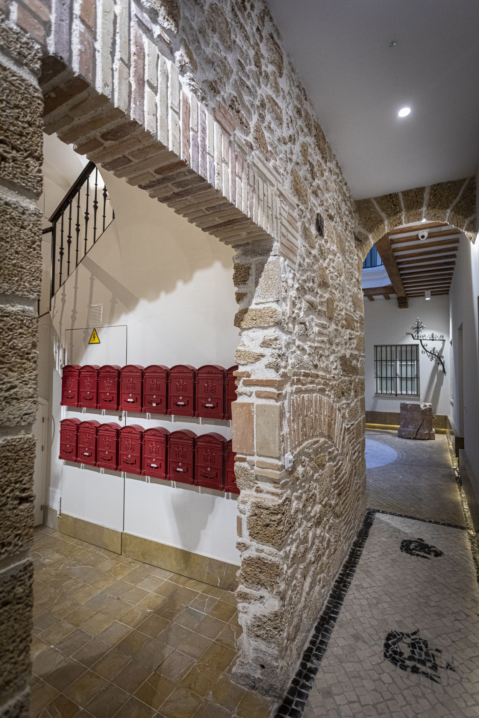 Detalles de la rehabilitación integral de finca en Conde O´Reilly esquina Costa Rica