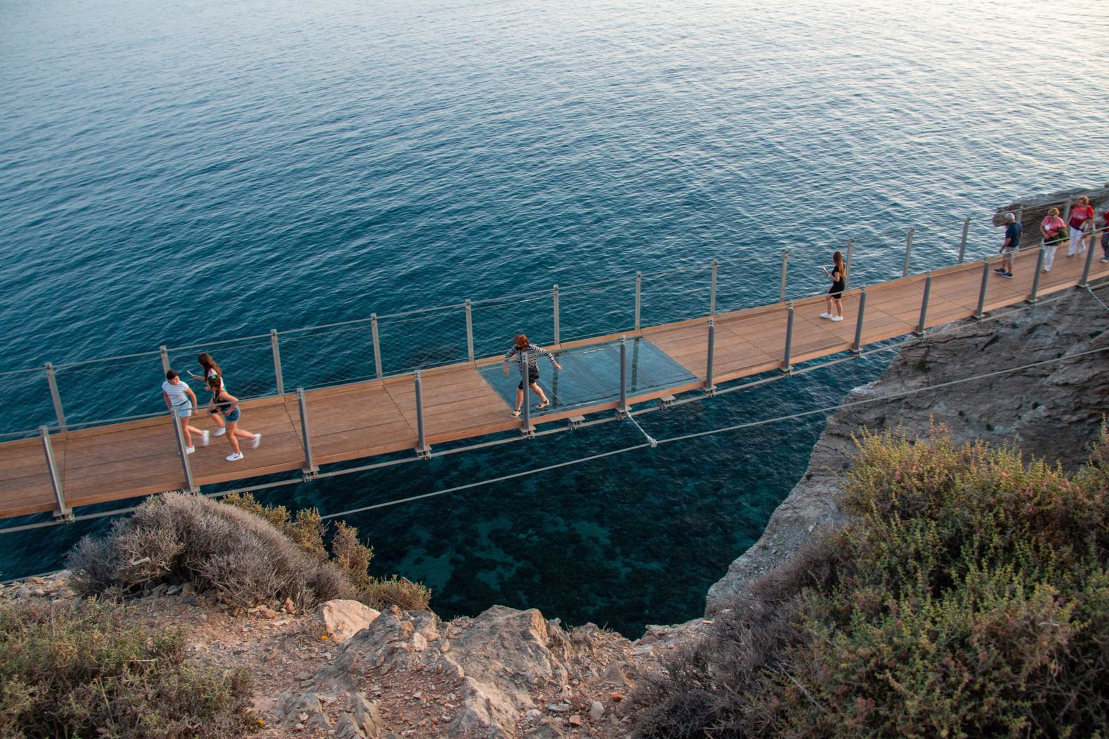 El nuevo puente de Torrenueva, en imágenes