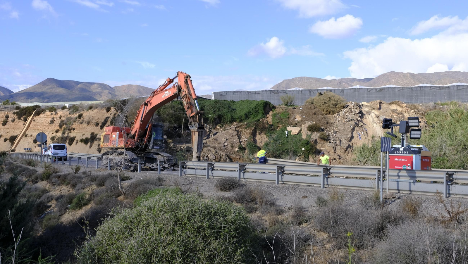Reparación de los daños por la dana en la Autovía del Mediterráneo, en imágenes