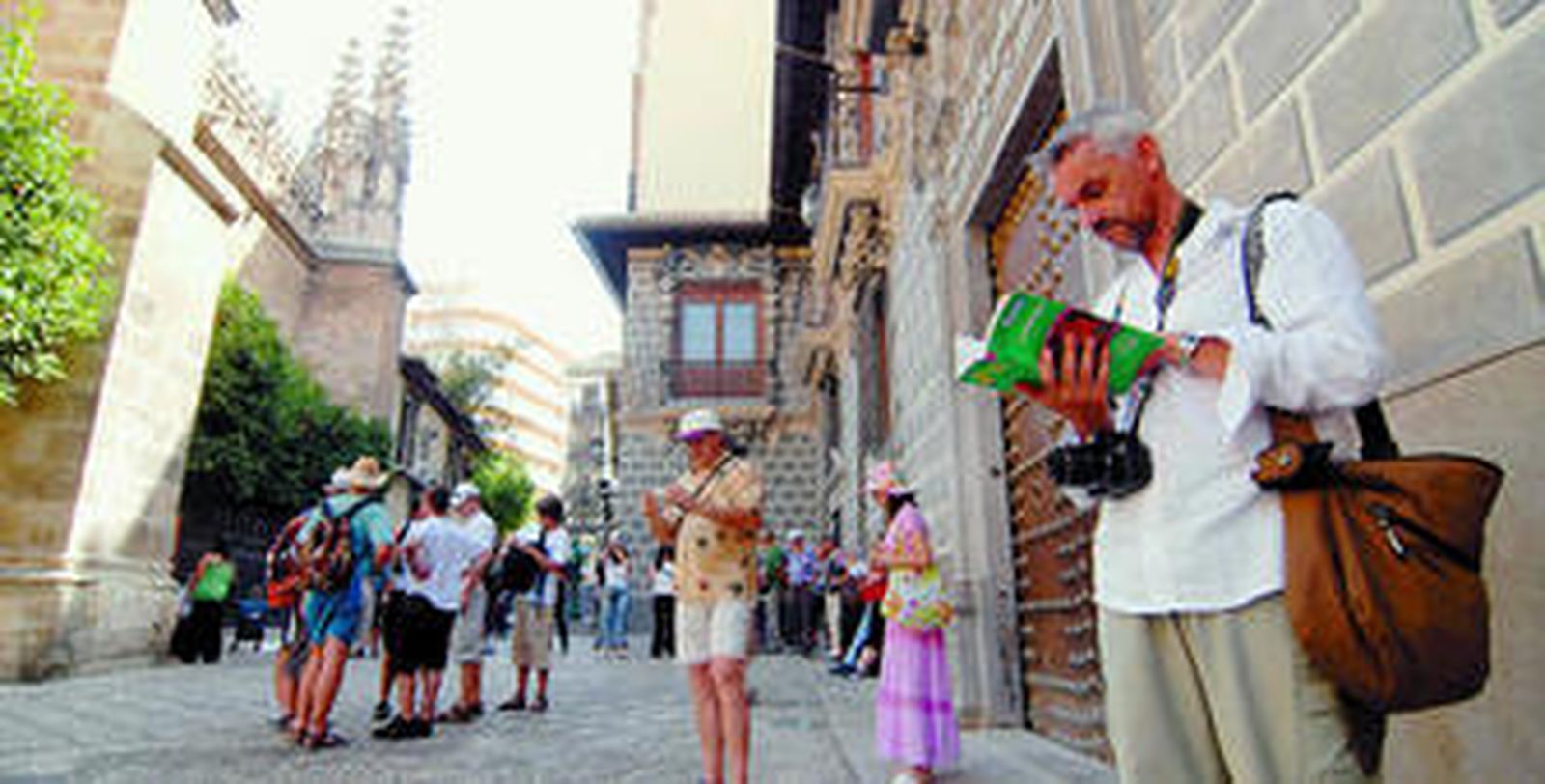 Granada sería la primera ciudad andaluza en contar con una serie de rutas para señalizar sus rincones de tapeo.