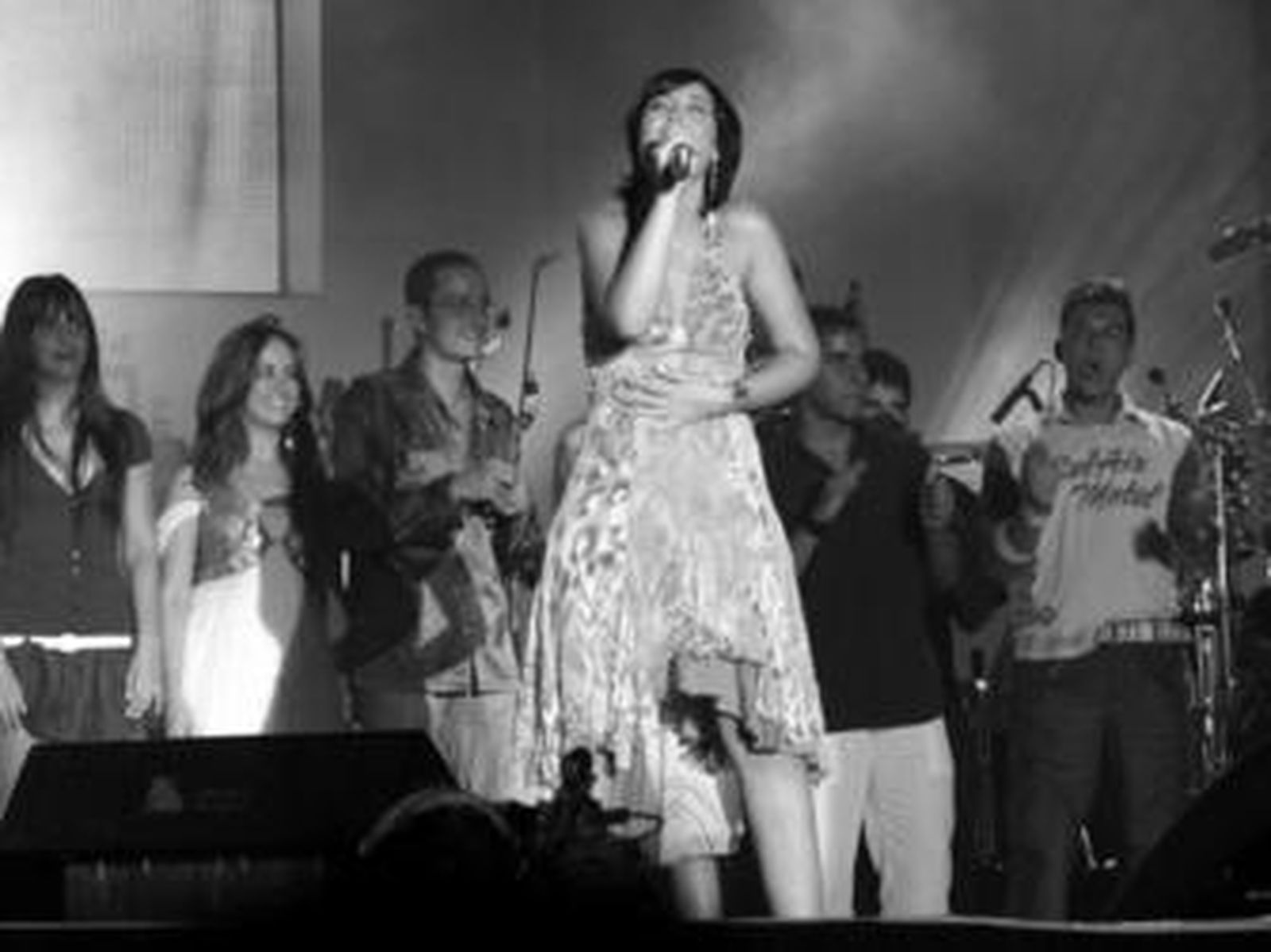 María Eugenia en un momento de su actuación en el escenario de Candelaria, en Tenerife.