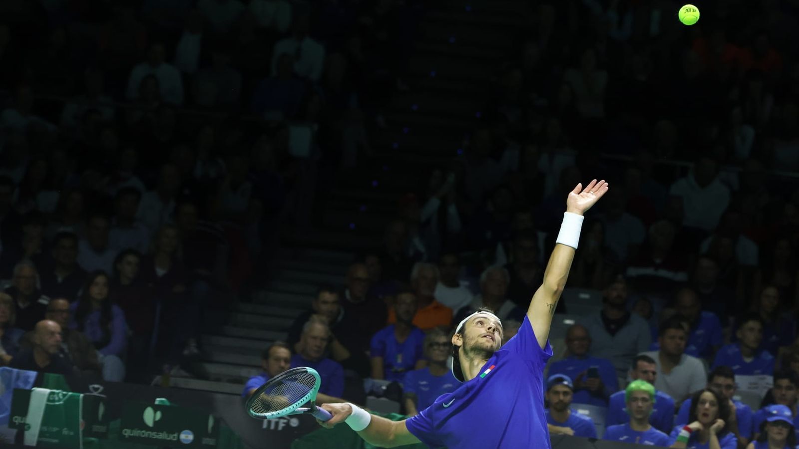 Copa Davis: Francisco Cerundolo pasa por encima de Musetti y Argentina domina 1-0 a Italia