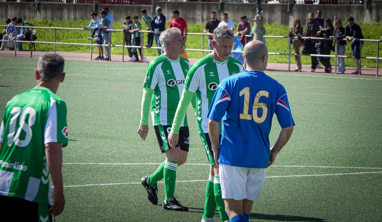 Imágenes del partido de Veteranos del Xerez CD y el Betis