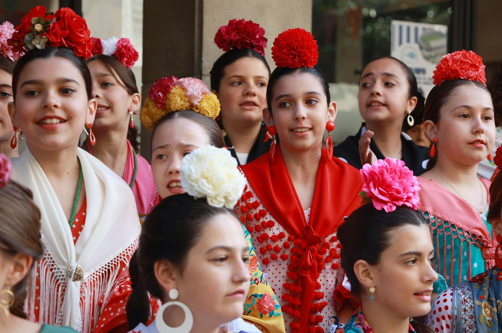 Las mejores imágenes de los peregrinos en la salida de Emigrantes