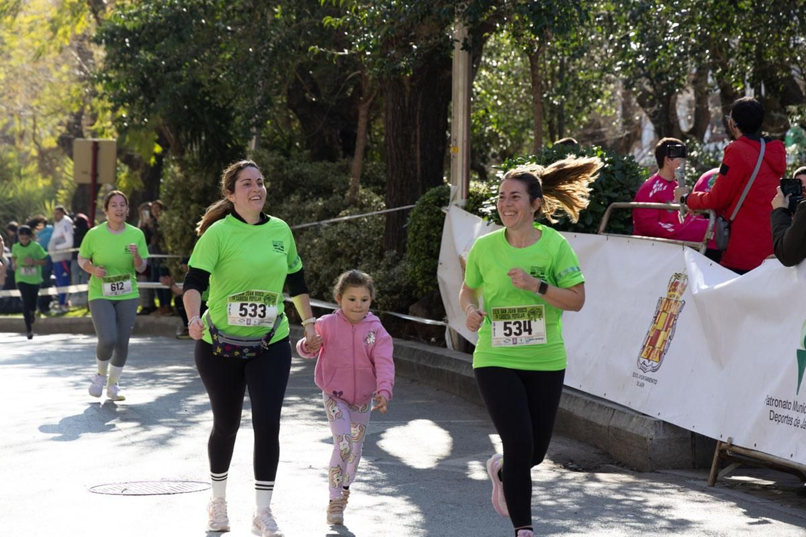 Deporte y solidaridad se unen en la IV Carrera Popular IES San Juan Bosco, en imágenes