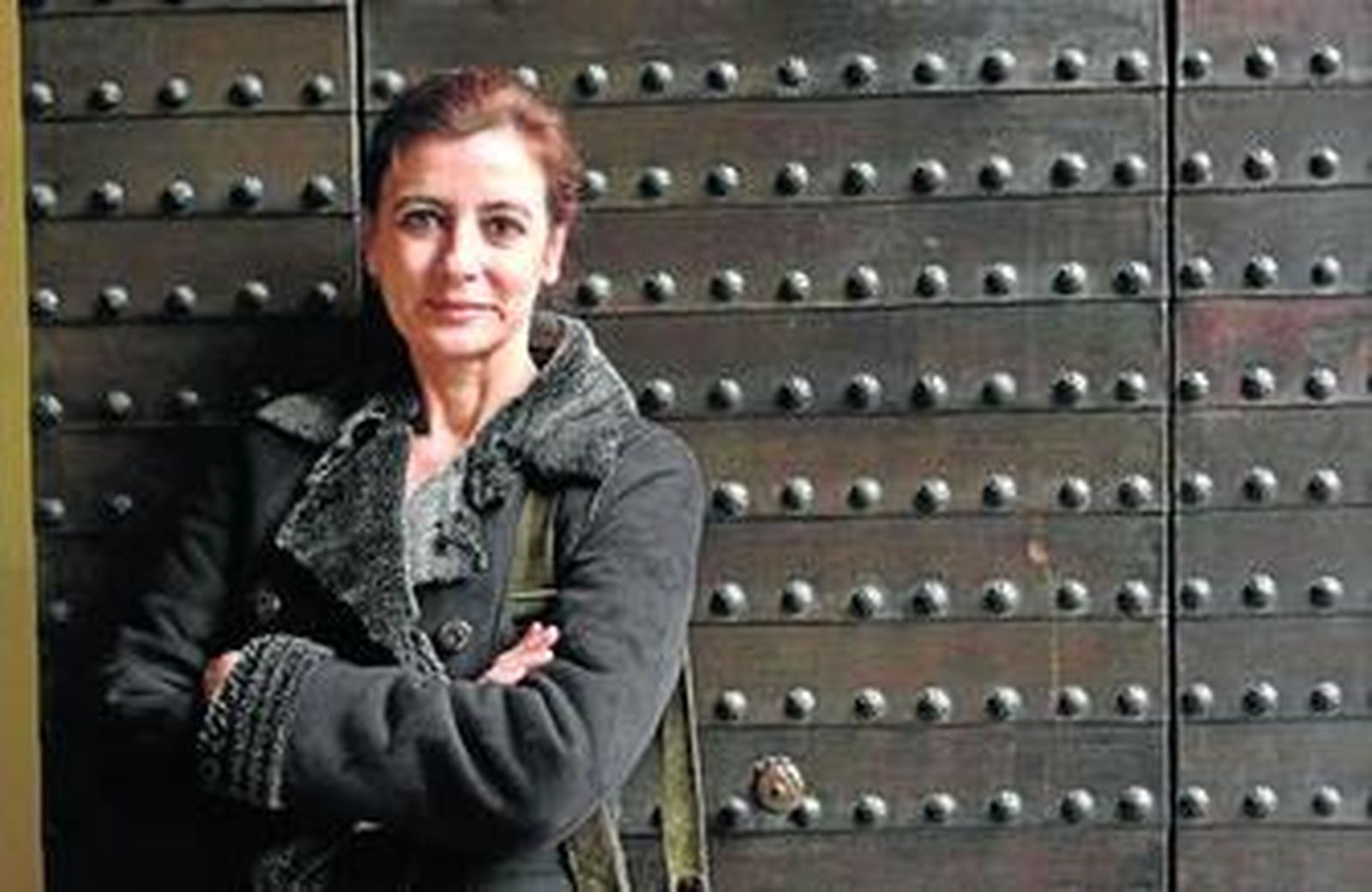 La periodista y escritora Ángeles Caso, ayer, en la Casa de los Tiros, antes de la presentación de su novela 'Contra el viento'.