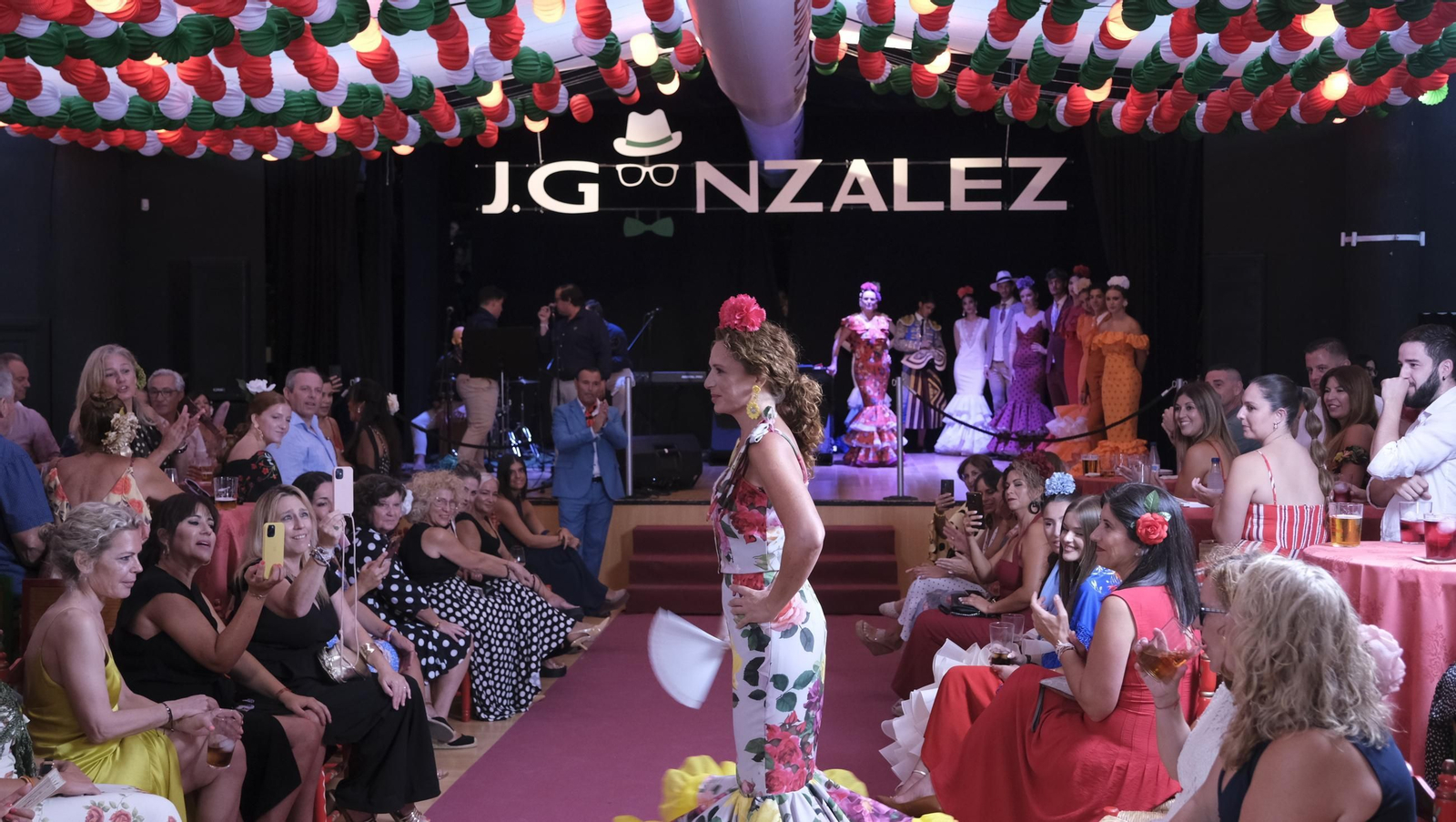 Así viven los almerienses el primer sábado de la Feria del Mediodía