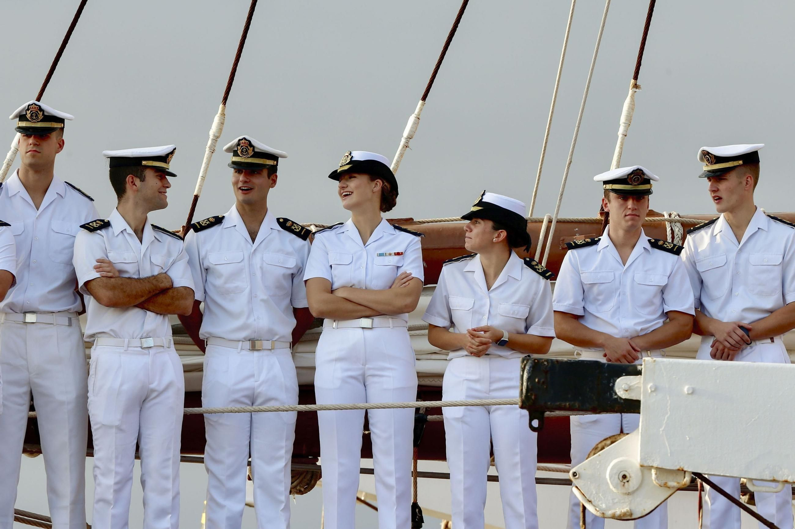 Las imágenes del 'Elcano' en su primera ciudad de vuelta a España, con la princesa Leonor a bordo