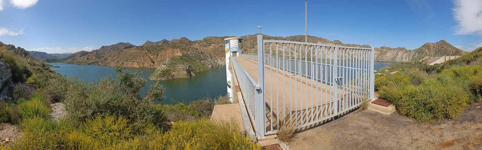 Así se encuentra el embalse de Cuevas del Almanzora tras dos meses intentos de lluvias.