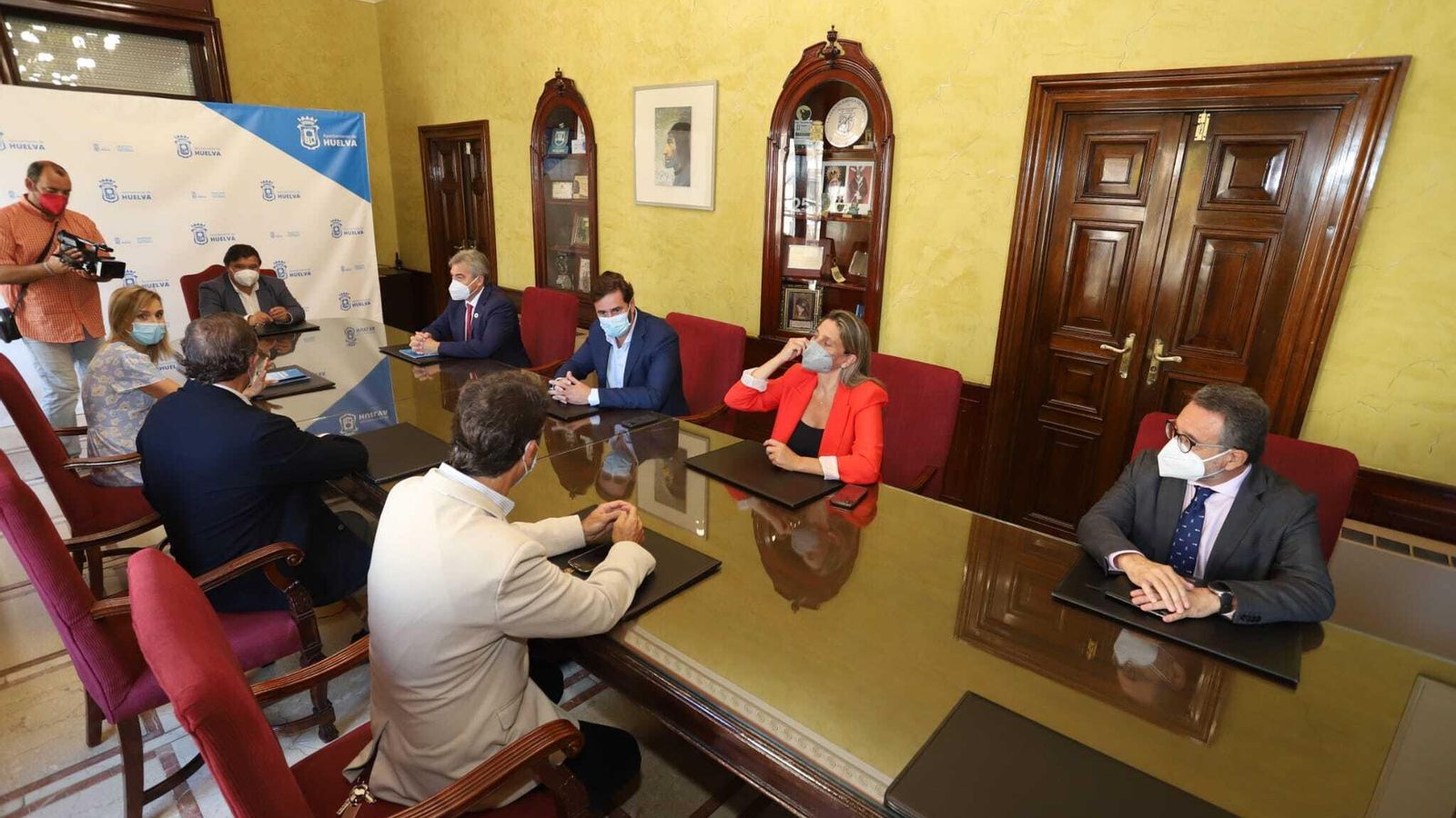 Encuentro con el director del Sepes en el Ayuntamiento.