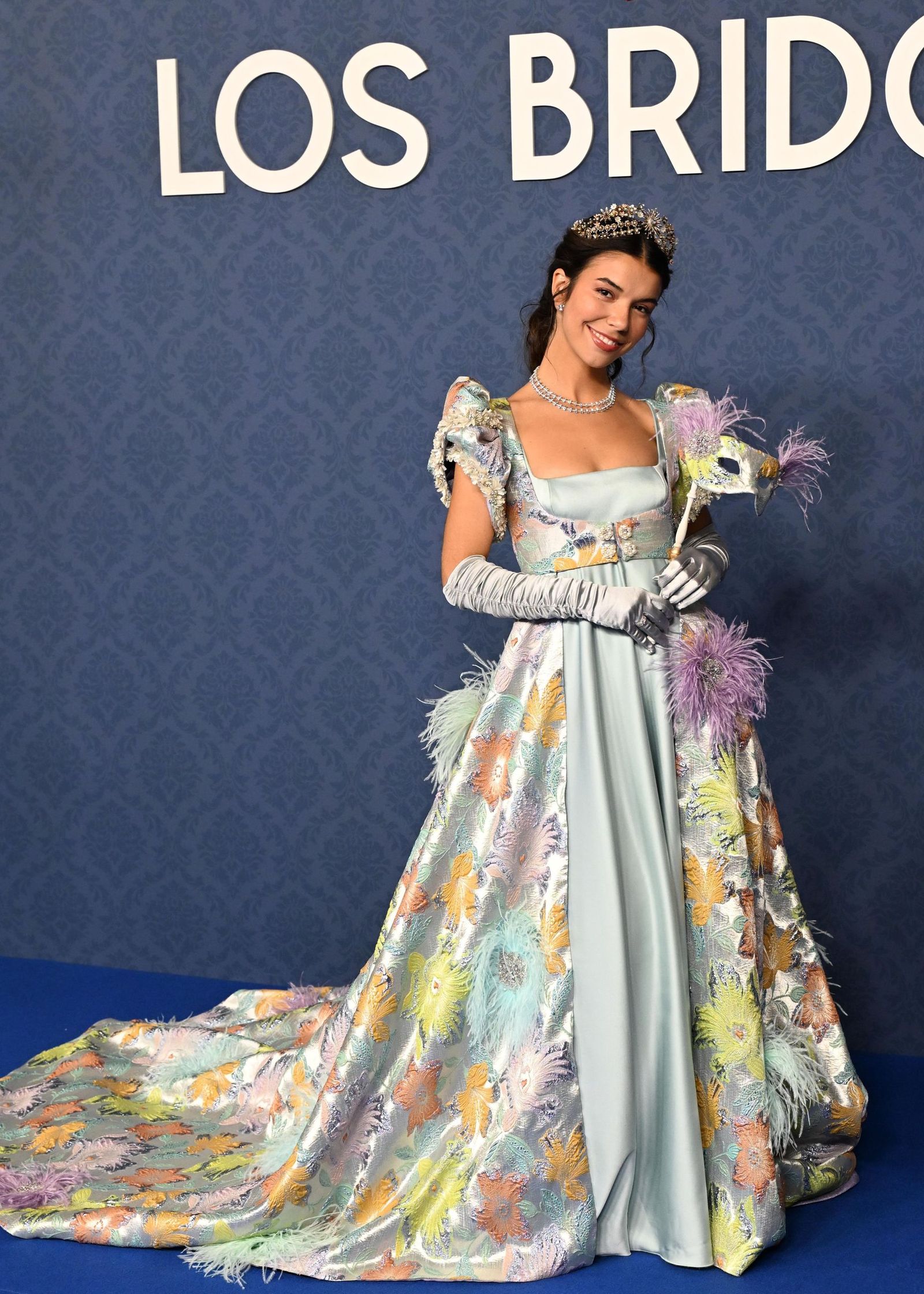La influencer Elena Gortari durante el baile de máscaras de Los Bridgerton