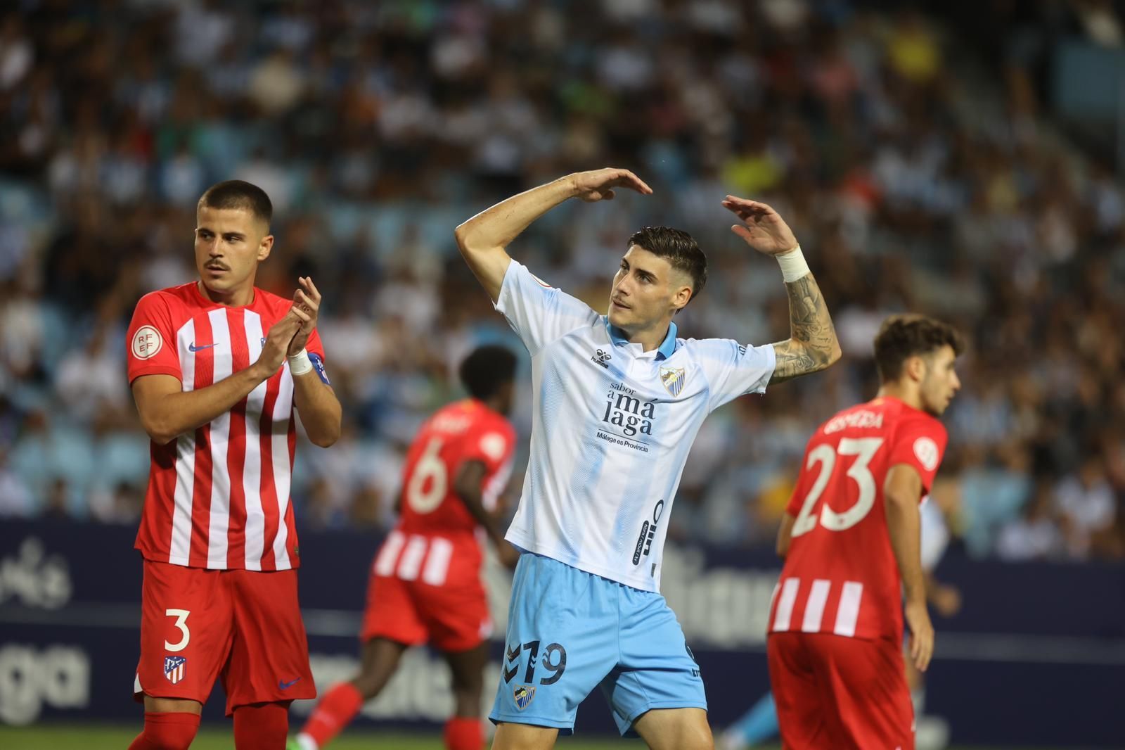 Roberto Fernández, en el duelo contra el Atlético de Madrid 'B'.