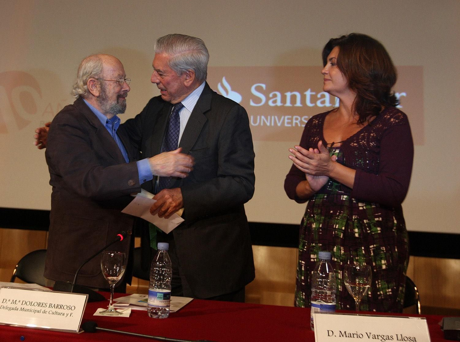 La vida de Caballero Bonald, en imágenes