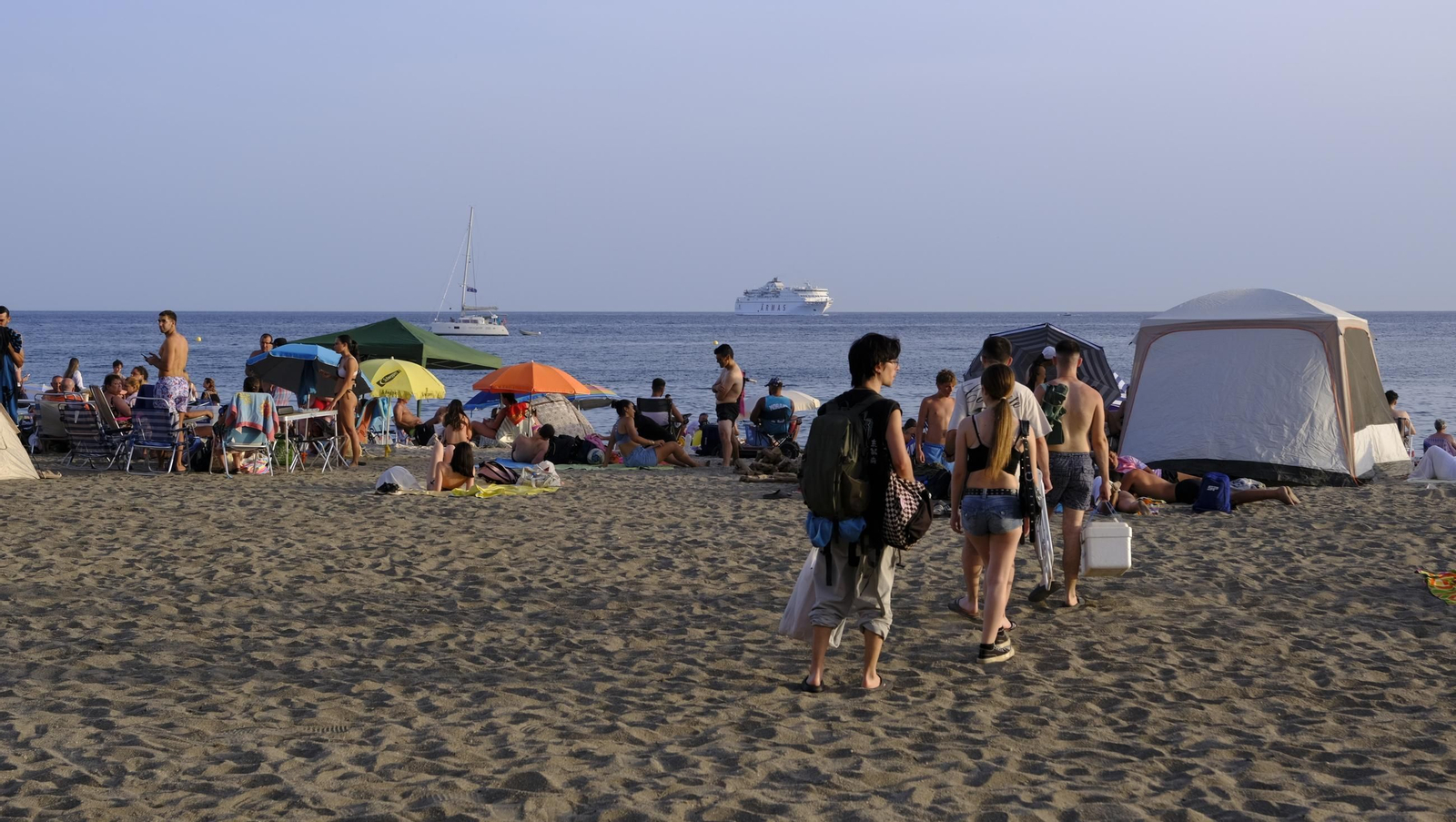 La Noche de San Juan en Almería, en imágenes