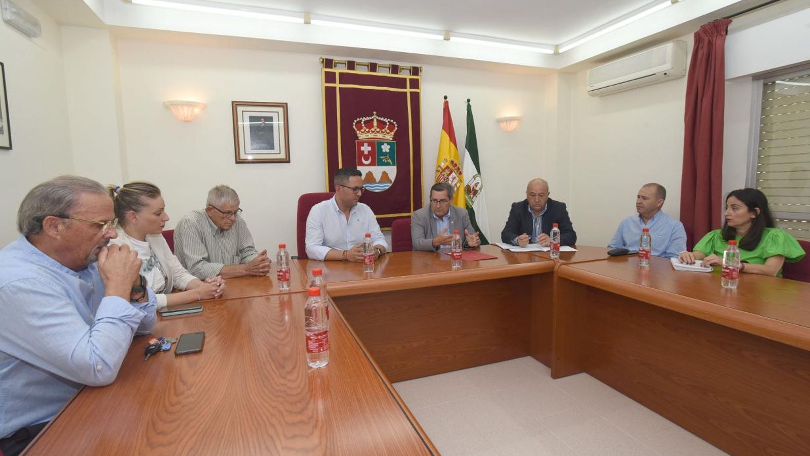 Reunión del presidente con los alcaldes de los municipios afectados por el incendio