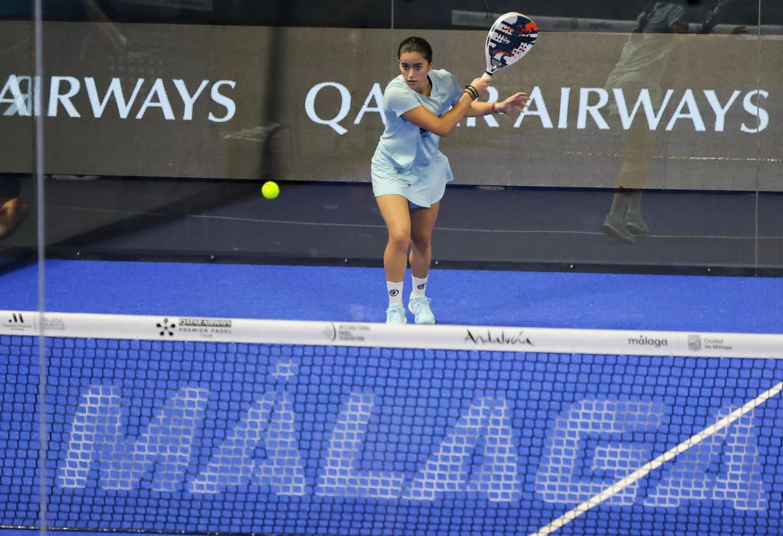 El adiós de la reina Carolina Navarro en Málaga