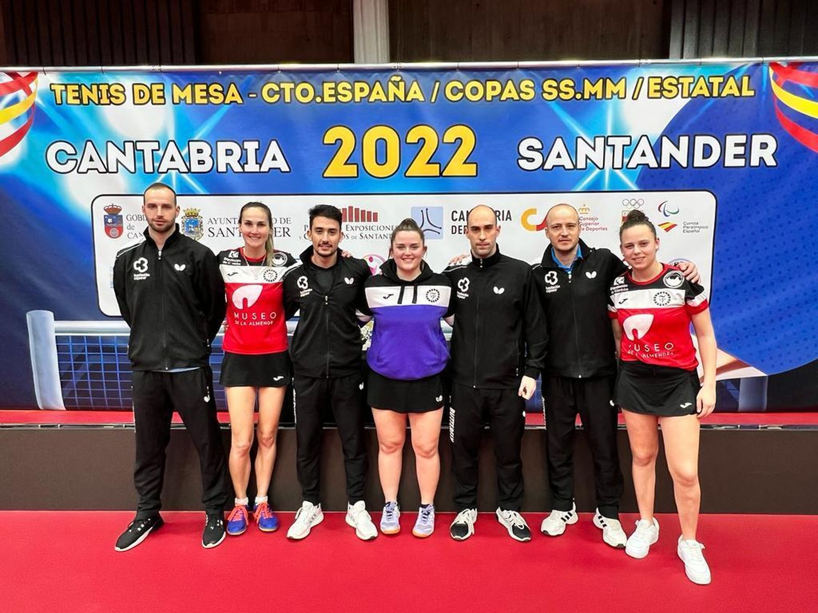 Jugadores del Cajasur Priego  y Museo de la Almendra tras la victoria en Copa del curso pasado.
