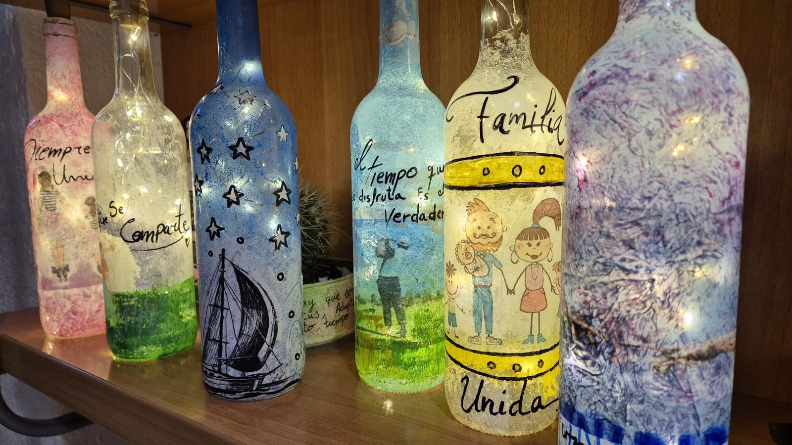 Pintura sobre vidrio, decoración de botellas