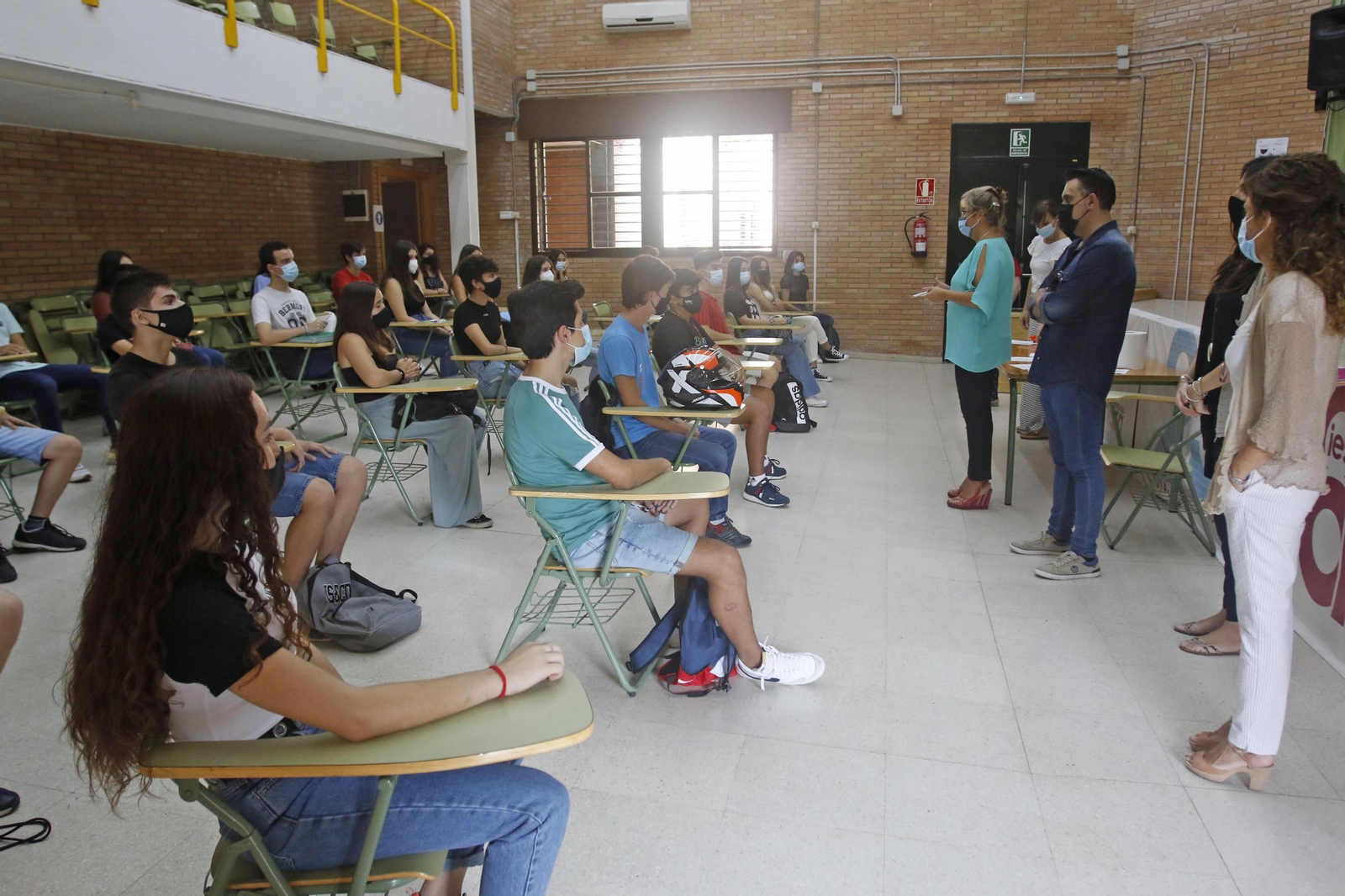 La vuelta al instituto en Córdoba en un curso marcado por el covid-19, en fotos
