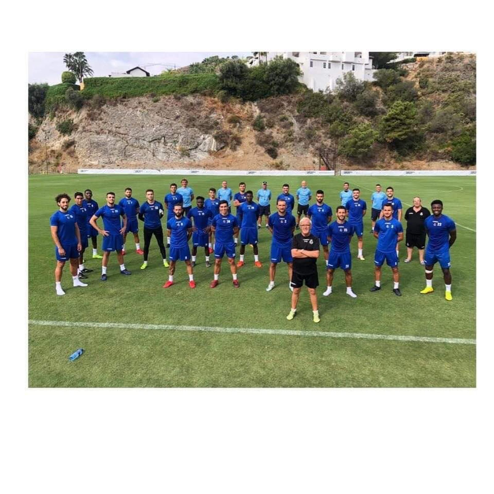 La gran familia de la Balona, antes de abandonar la concentración en el Marbella Football Center