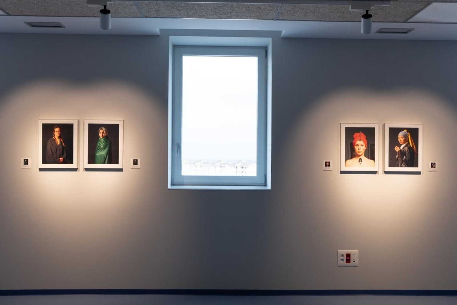 Inauguración la exposición 'No más collares de macarrones'