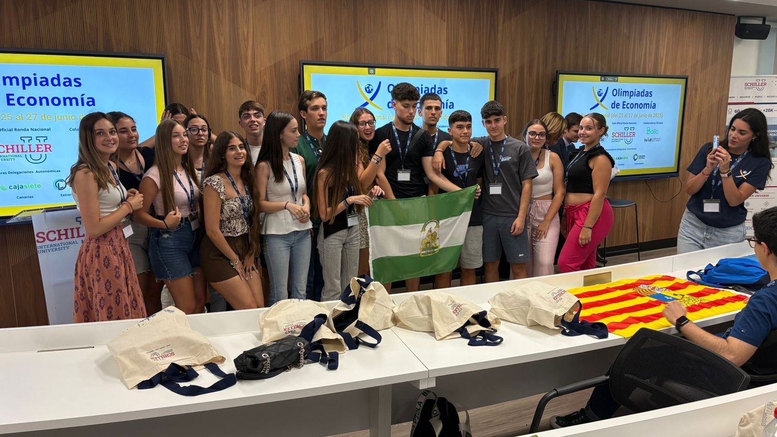 Representación andaluza de las Olimpiadas de Economía.