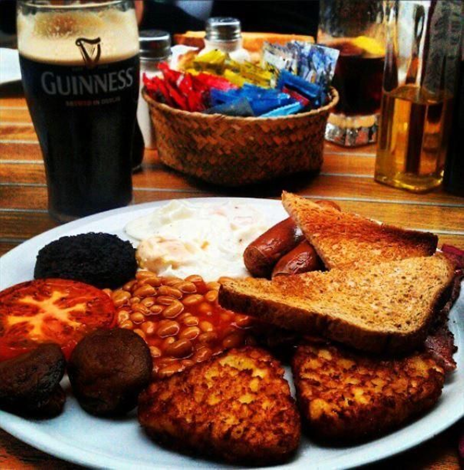 Desayuno Jury's Café & Wine Bar.