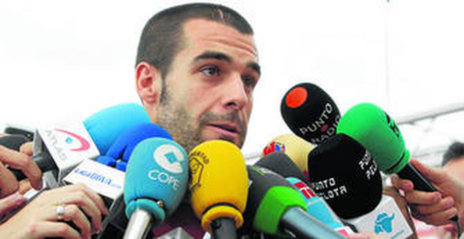 Álvaro Negredo atiende a los medios en una foto de archivo en una concentración de la selección.