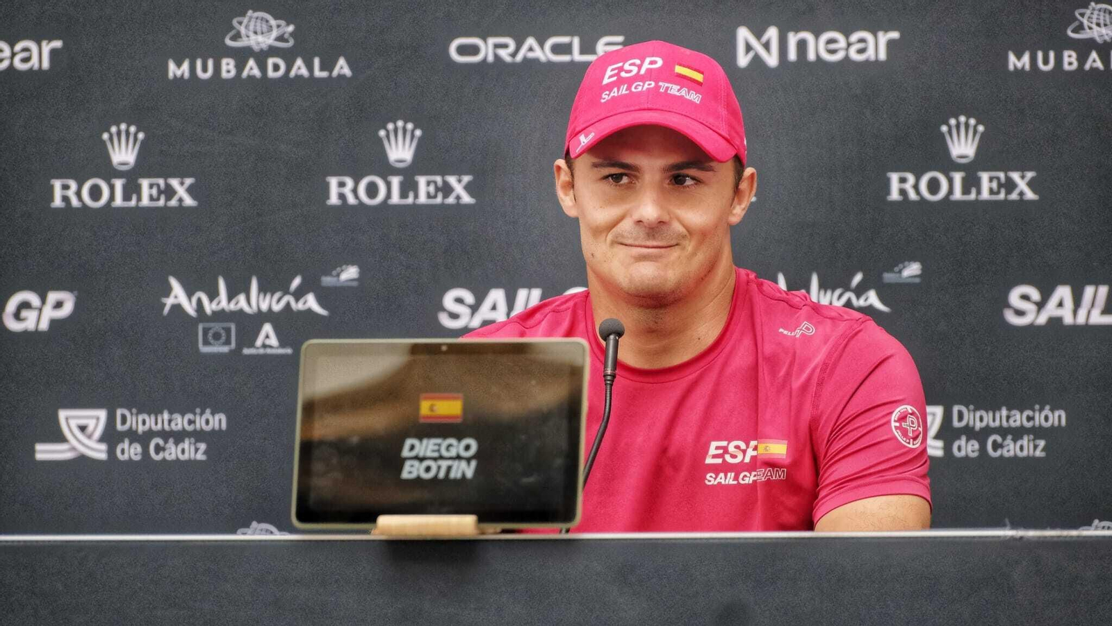 Diego Botín, en la rueda de prensa de bienvenida a las tripulaciones.