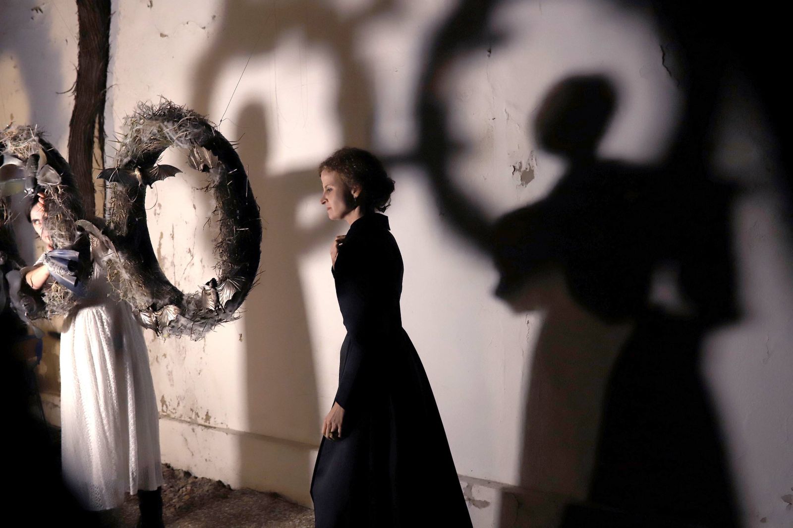 La Escuela de Arte celebra Halloween con una terrorífica sesión de fotos