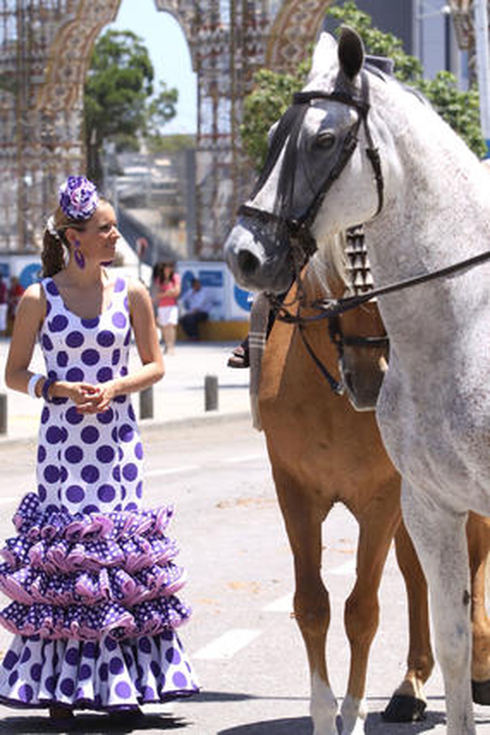 Los algecireños viven intensamente la jornada del sábado en la Feria. 

Foto: Vanessa Perez