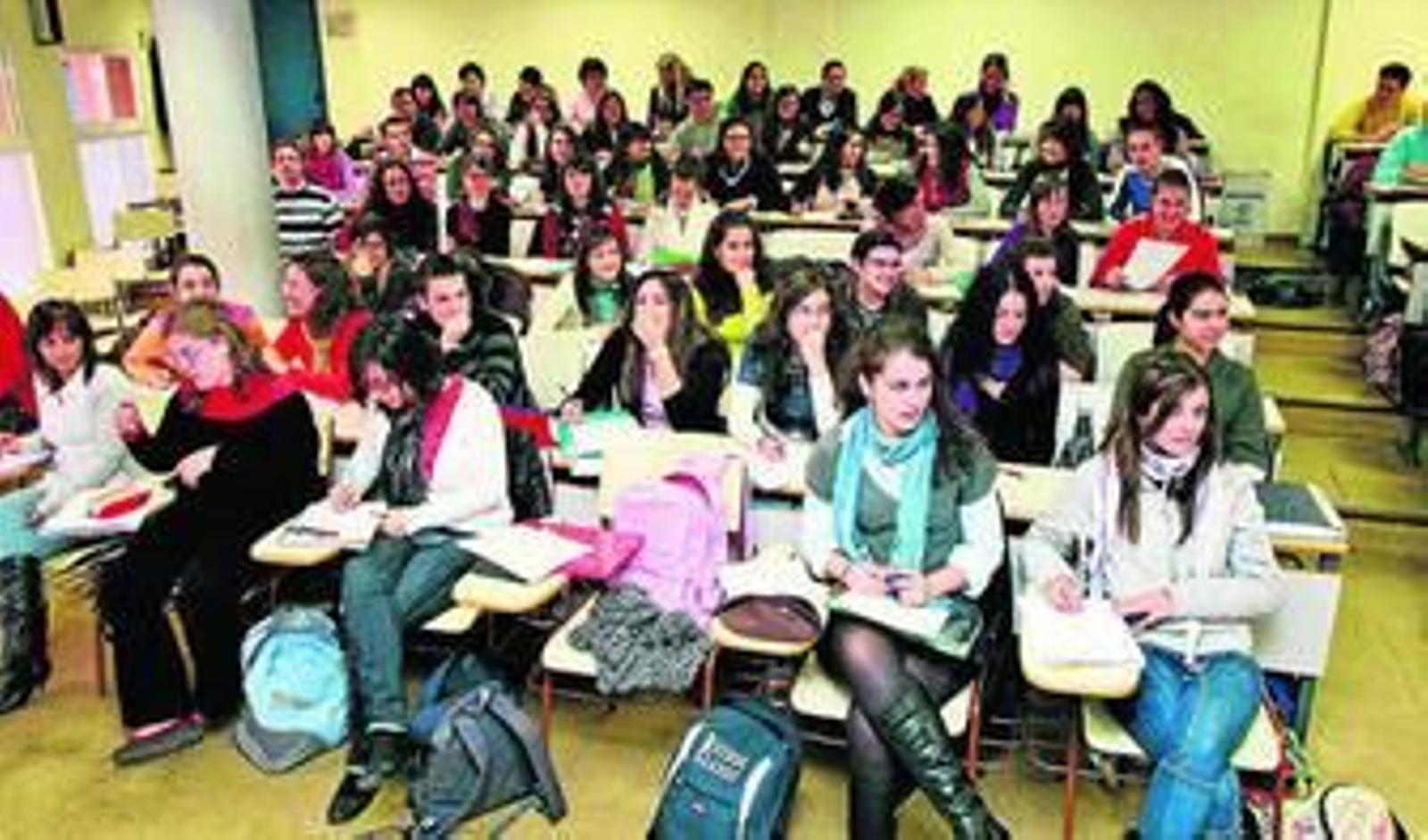 Alumnos de la UCO en la Facultad de Derecho, Ciencias Económicas y Empresariales.