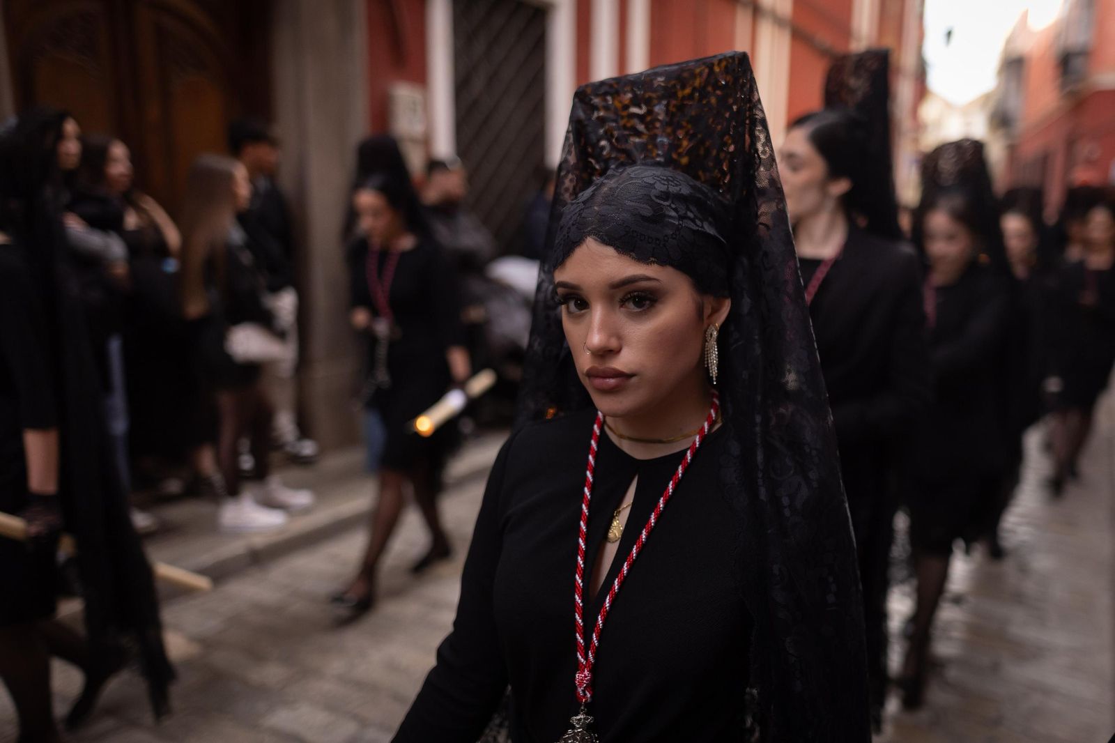 Las mejores fotos del nuevo recorrido por el Realejo de la procesión de la Aurora en el Jueves Santo de Granada
