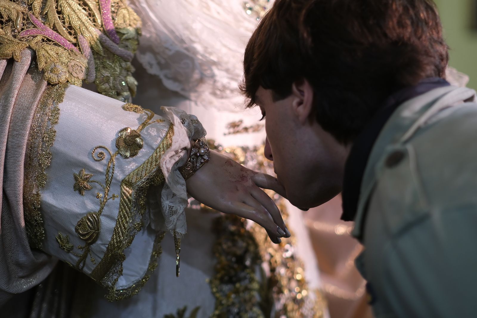 Las imágenes del besamanos a la Virgen del Rocío de la Redención